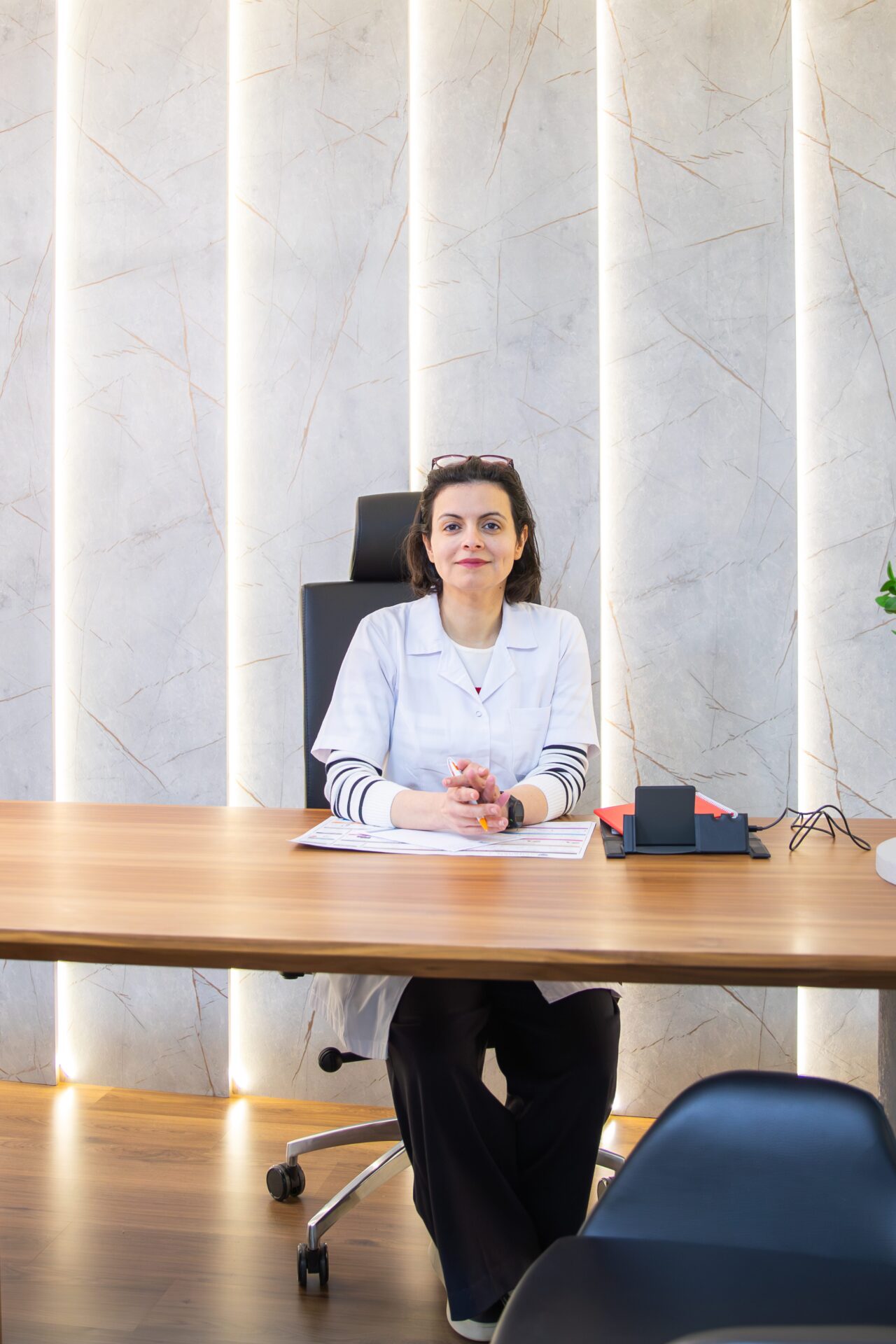 Dr Hind Benjelloun dermatologue spécialiste en médecine esthétique et laser à Fès
